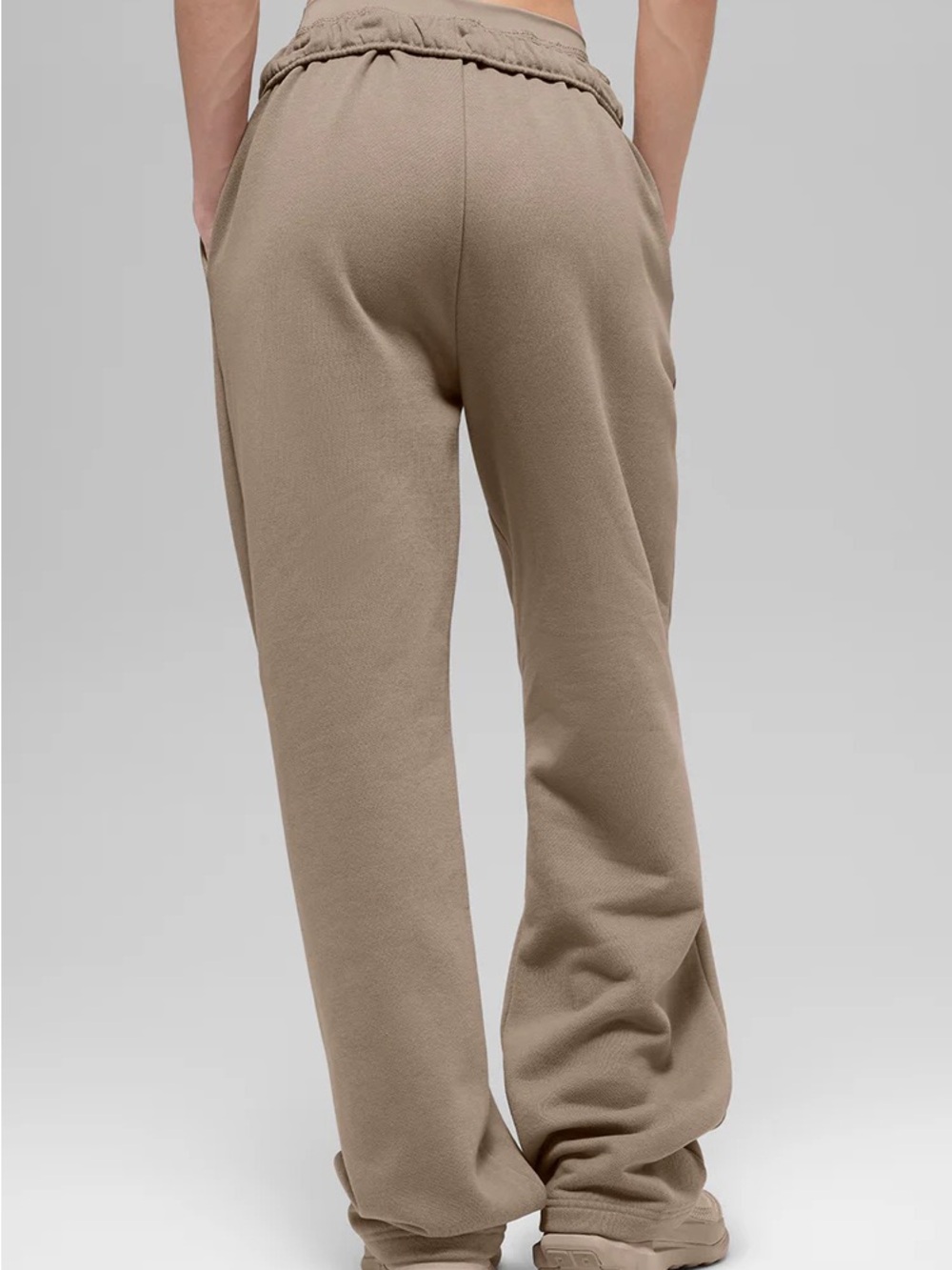 ALO Yoga accolades medium Relaxed Drawstring Track Pants — Taupee authentic - Picture 2 of 4